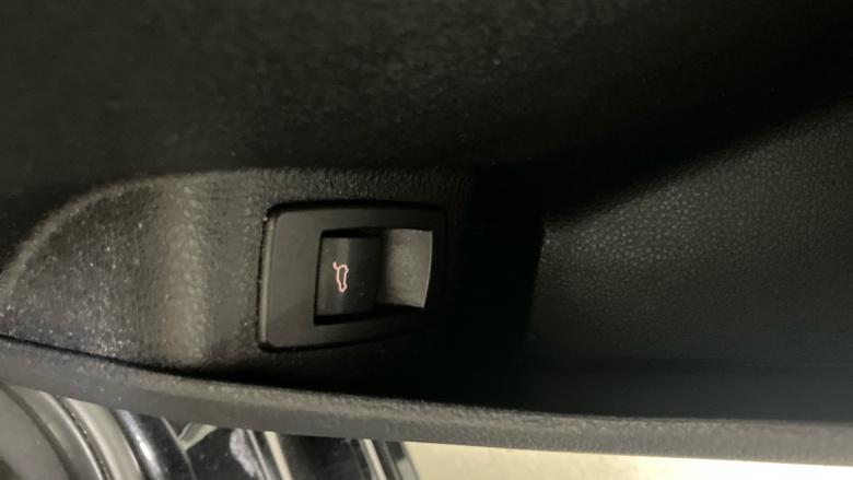 BMW 2 Series 220i SE 5dr DCT Petrol Hatchback